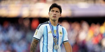Lisandro Martínez, tras la final ante España: «La caída de los grandes es la felicidad de los mediocres»