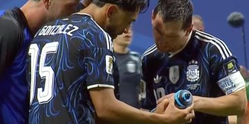 La reacción de los jugadores de la Selección Argentina al encontrar el machete de Pickford para los penales