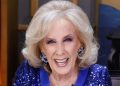 Mirtha Legrand recibió una estampita de «Santa Mirtha» y habló de Messi: «Es mágico»