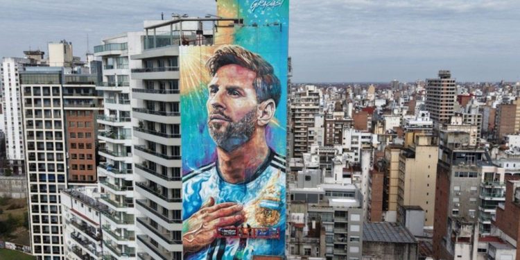 Renovaron el mural de Lionel Messi en Rosario antes de la final del Mundial 2026