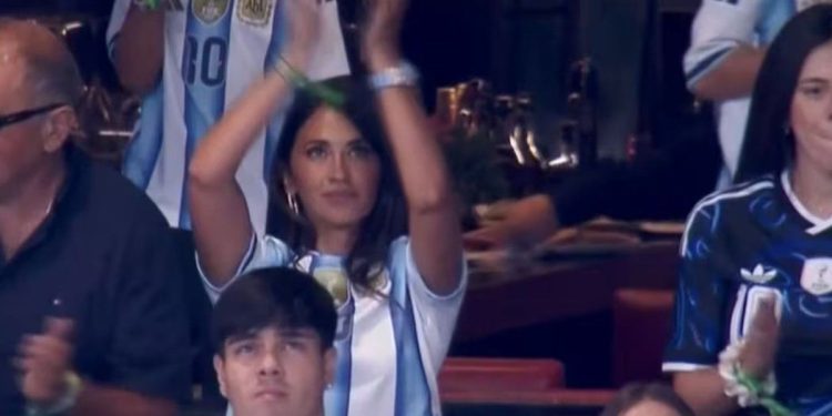 Antonela Roccuzzo dejó ver su ansiedad en la dramática clasificación de la Selección Argentina