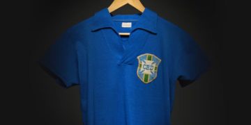 La camiseta que Pelé usó en la final del Mundial de 1958 fue subastada por una millonaria cifra en dólares