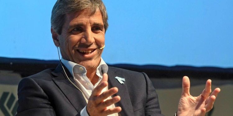 La fortuna de Luis Caputo creció 65% en un año y el 95% de sus depósitos está en el exterior