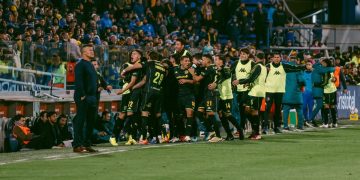 ¿Al Puskás? El golazo de mitad de cancha de Alan Sosa para Aldosivi en el Gigante de Arroyito