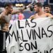 Video inédito: así llegó la bandera de Malvinas a los jugadores de la Selección Argentina