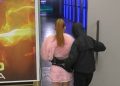 Así se retiró Campanita de la casa de Gran Hermano, tras intervención de personal de seguridad