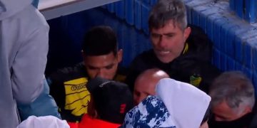 Feroz pelea entre Guillermo Barros Schelotto y Julio Vaccari después de Vélez-Defensa y Justicia en Liniers