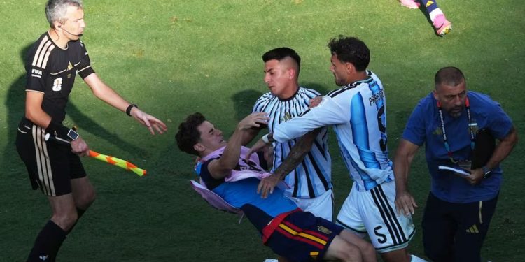 La sanción de FIFA a Argentina recorrió el mundo: así reaccionaron los principales diarios