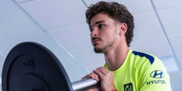 Julián Álvarez volvió a entrenar en Atlético de Madrid mientras espera una definición