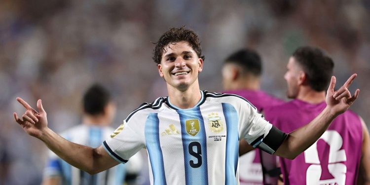 Barcelona tiene un Plan B por Julián Álvarez: otro campeón del mundo con Argentina