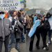 Lali Espósito y Dillom, presentes en la marcha al Congreso contra la Ley de Propiedad Privada