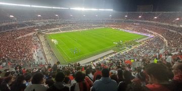 Sorpresa en el Monumental: silbidos de los hinchas de River para Chacho Coudet