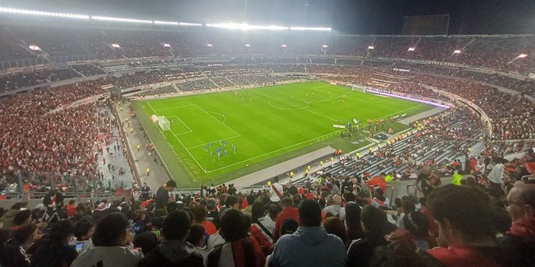 Fútbol libre por celular: cómo ver en vivo River vs. Vélez