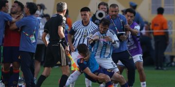 La sanción de FIFA a Argentina y los antecedentes más fuertes: de Rojas a Luis Suárez