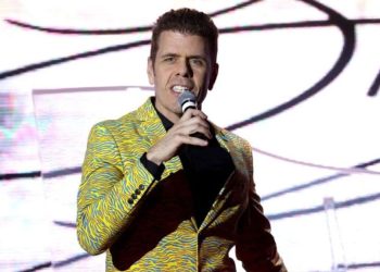 Quién es Perez Hilton, el polémico bloguero que fue hospitalizado tras una alarmante transmisión en vivo