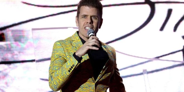 Quién es Perez Hilton, el polémico bloguero que fue hospitalizado tras una alarmante transmisión en vivo