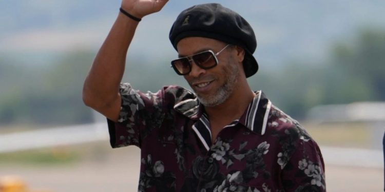 Ronaldinho vuelve al fútbol profesional a los 46 años: dónde jugará