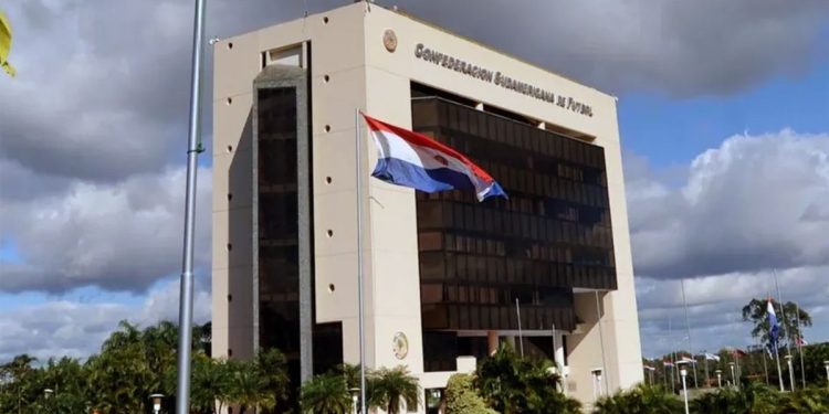 La Conmebol evita pronunciarse sobre el conflicto que enfrenta a la FIFA con la UEFA