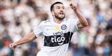 Debut soñado: Tim Payne marcó un golazo en su estreno con Olimpia