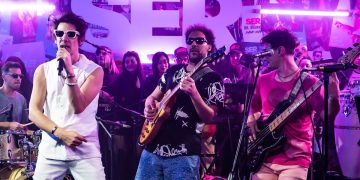 Con la esencia del reggae, la banda SER anticipa la primavera con el lanzamiento en vivo de «Sola»