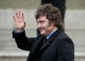 Milei llevará doce gobernadores a París, pero Pullaro no sería de la partida