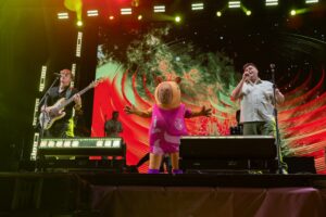 Fan feste: Vecinos y visitantes disfrutaron del increíble show de Los Totora