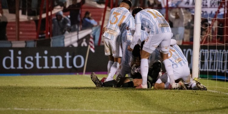 Atlético Tucumán se impuso por penales a Independiente Rivadavia y está en la semifinal de la Copa Argentina