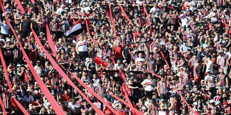 Un dirigente de Chacarita agredió a un veedor durante un partido: le prohibieron el ingreso a las canchas