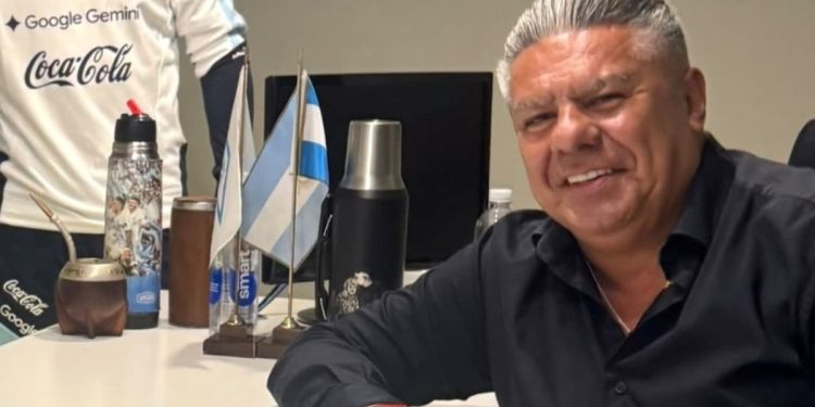 Sin Lionel Messi ni Rodrigo De Paul: ¿la nueva foto cábala del Chiqui Tapia antes de los partidos?