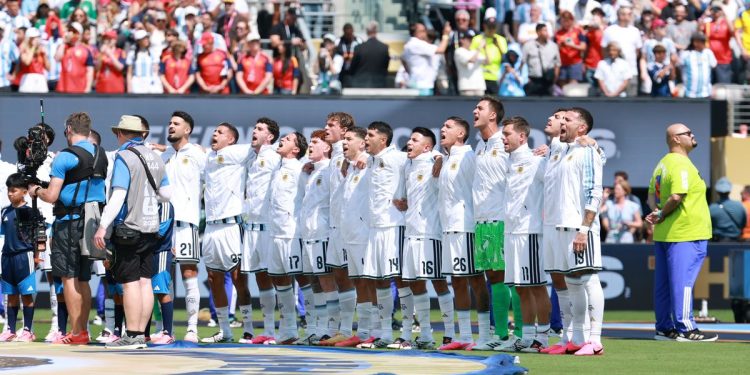 Dos jugadores de la Selección Argentina fueron citados solo para el partido despedida de Lionel Messi