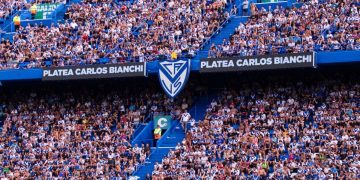 Tensión en Vélez: la dirigencia pagó los sueldos atrasados, pero evalúa sancionar al plantel