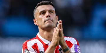 Polémica en Suiza: investigan a Granit Xhaka por falsificar su certificado de vacunación contra Covid-19