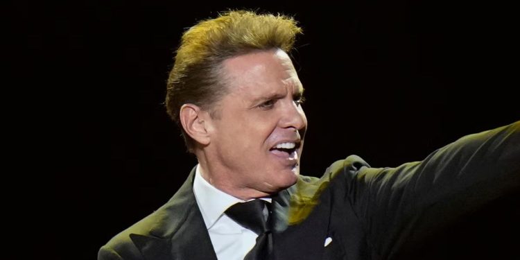 Luis Miguel anunció su gira para 2027 y revolucionó a sus fans