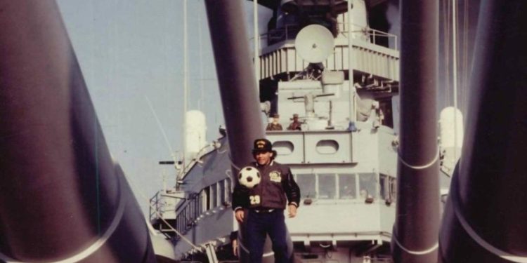 Las fotos inéditas de Diego Maradona en un acorazado de EEUU: la joya oculta que reveló Signorini