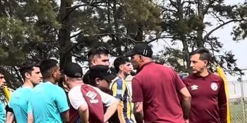 Escándalo en las inferiores: la furiosa e irreconocible reacción de Pepe Sand contra un árbitro