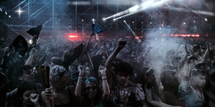 RAVE3000 llega a Buenos Aires con 12 horas de música, performance y cultura underground