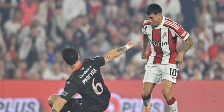 River cayó 2-1 ante Huracán en el Monumental y cortó su racha en el Torneo Clausura
