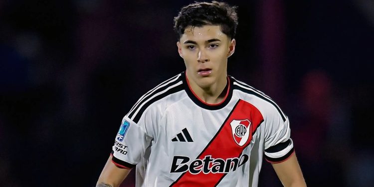 La clausula particular que acordaron River y Vélez por la transferencia de Tobías Andrada
