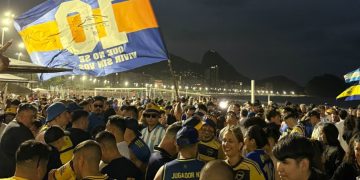 Boca copó las playas de Copacabana: multitudinario banderazo antes de enfrentar a Vasco
