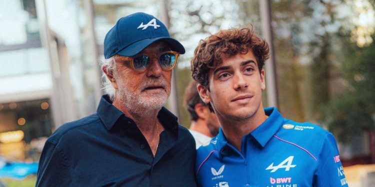 La reacción de Flavio Briatore a la clasificación de Franco Colapinto en el GP de Bahréin