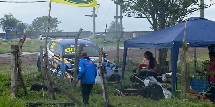 Grave incidente en TCR South America en Posadas: se desprendió un neumático e impactó en un «parrillero»