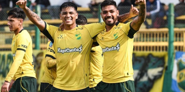 Defensa y Justicia goleó 3-0 a San Lorenzo, que por ahora está afuera de los playoffs