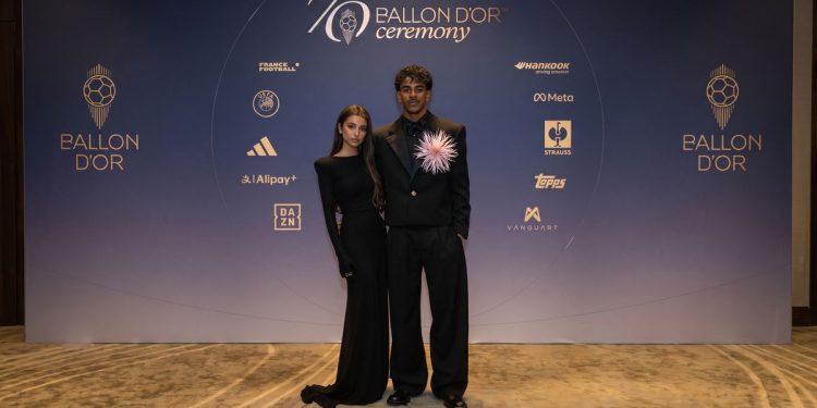 El llamativo look de Inés García y Lamine Yamal en la alfombra roja del Balón de Oro 2026