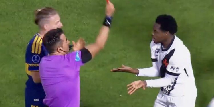 Polémica expulsión en la Bombonera: el jugador de Vasco da Gama vio dos amarillas en segundos