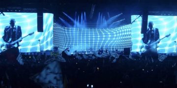 «El que no salta…»: el cancionero contra Javier Milei en el show de Los Fundamentalistas en Tucumán