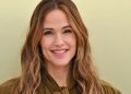 Jennifer Garner, actriz de 54 años: «Almuerzo una gran ensalada de rúcula con chauchas, queso y frutos secos»