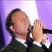 Piden avanzar con la investigación por abuso sexual y explotación laboral contra Julio Iglesias