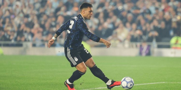 Lautaro Martínez igualó a Kun Agüero como tercer goleador histórico de la Selección: la vieja chicana viral
