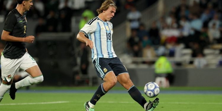 La Selección Argentina amplió la ventaja: el golazo de Nico Paz para el 2-0 ante Bolivia