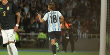 La renovada Selección Argentina goleó 4-0 a Bolivia en Córdoba, a la espera de la despedida de Lionel Messi